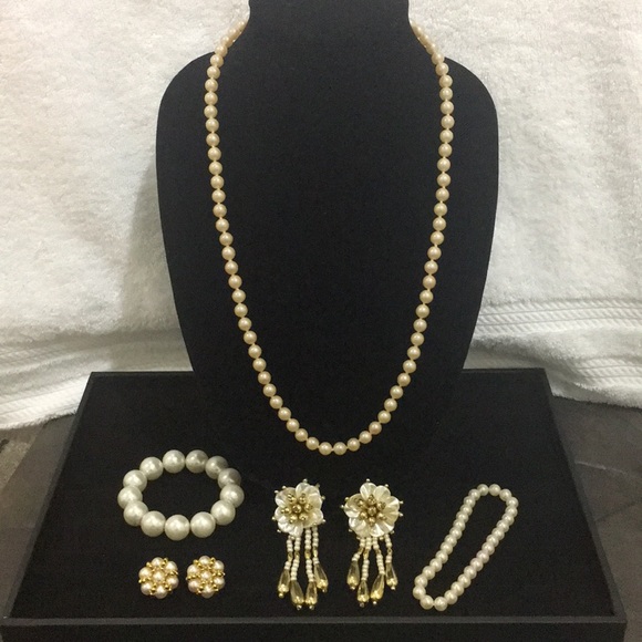 Jewelry - Women’s Costume Jewelry Bundle - Pearl